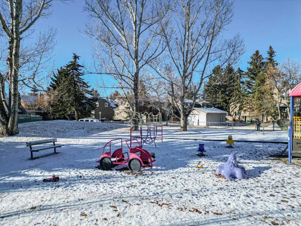 829 Coach Bluff Crescent SW Calgary AB T3H 1B1