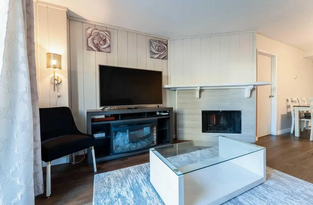 829 Coach Bluff Crescent SW Calgary AB T3H 1B1