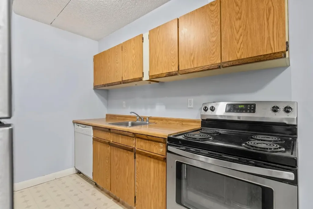 5204 Dalton Drive NW Calgary AB T3A 3H1