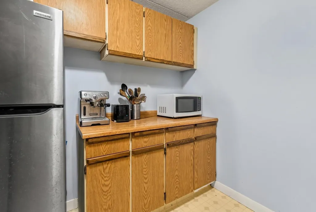 5204 Dalton Drive NW Calgary AB T3A 3H1