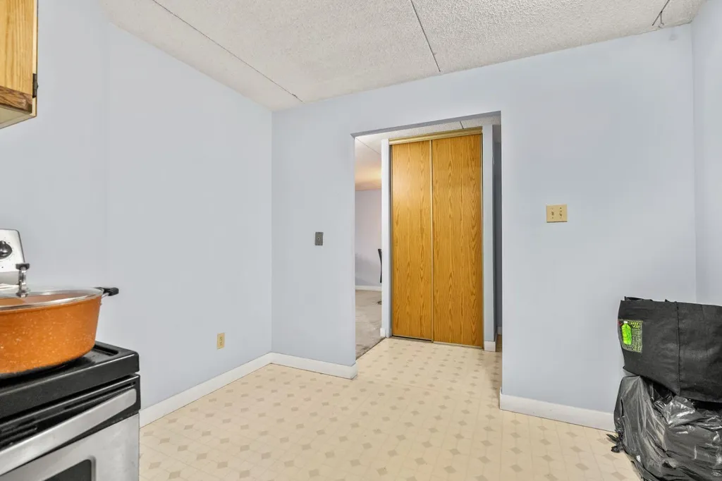 5204 Dalton Drive NW Calgary AB T3A 3H1