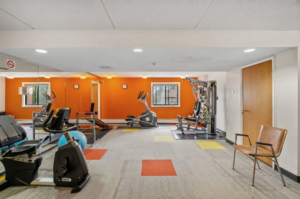 5204 Dalton Drive NW Calgary AB T3A 3H1