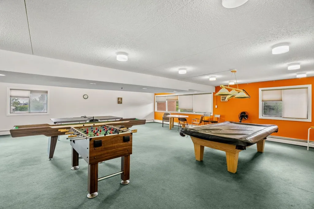 5204 Dalton Drive NW Calgary AB T3A 3H1