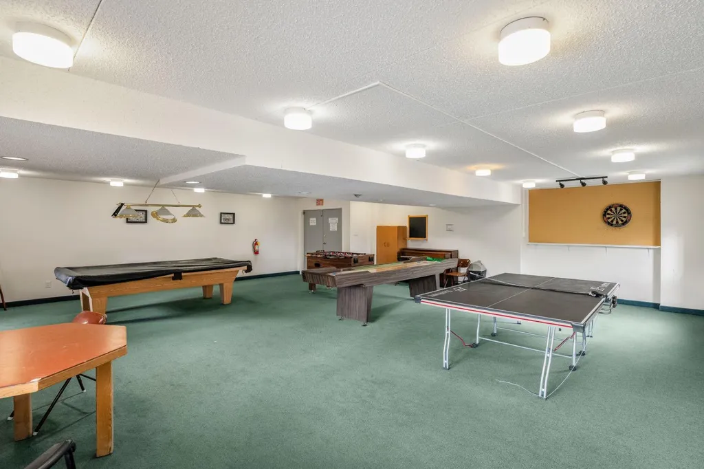 5204 Dalton Drive NW Calgary AB T3A 3H1