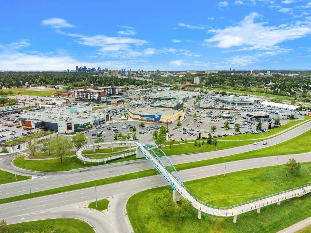 5204 Dalton Drive NW Calgary AB T3A 3H1
