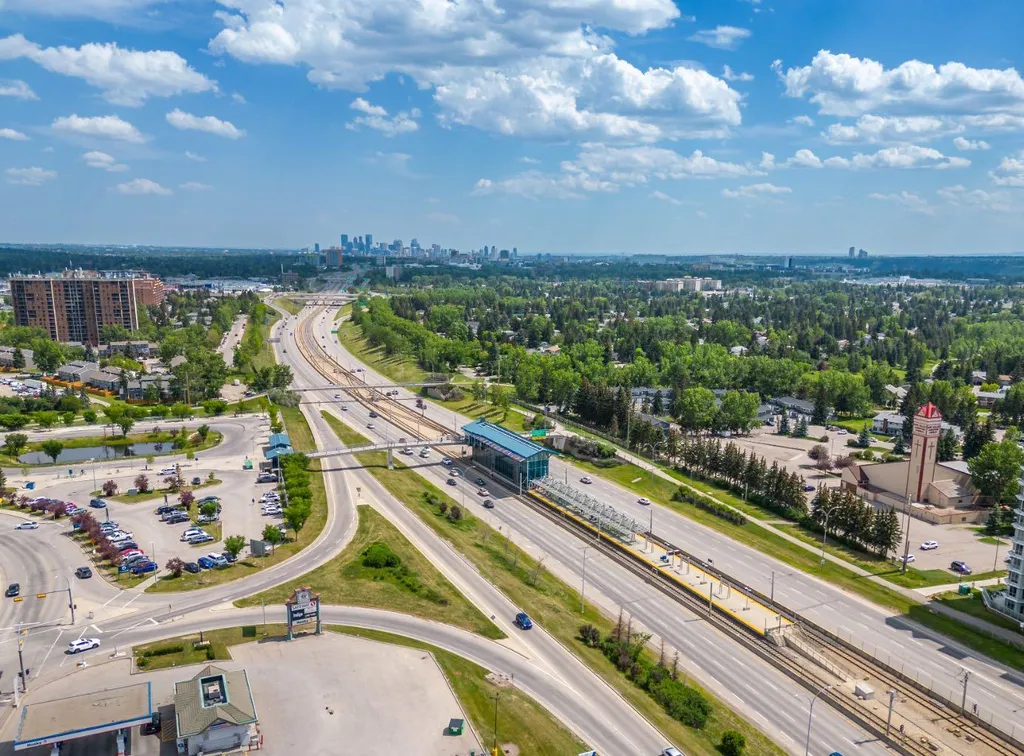 5204 Dalton Drive NW Calgary AB T3A 3H1