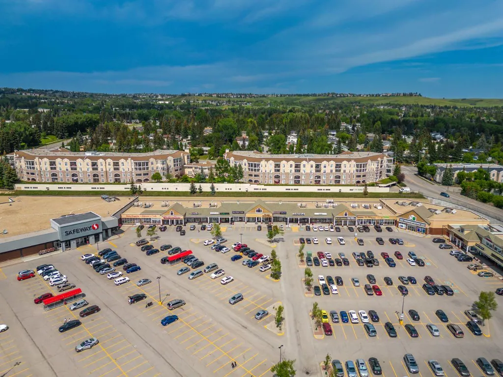 5204 Dalton Drive NW Calgary AB T3A 3H1