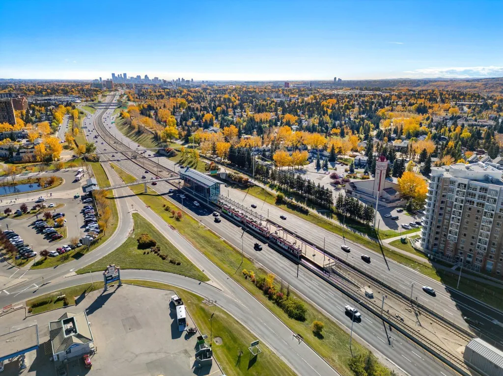 5204 Dalton Drive NW Calgary AB T3A 3H1
