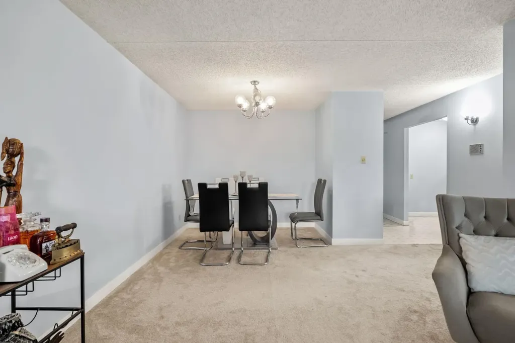 5204 Dalton Drive NW Calgary AB T3A 3H1
