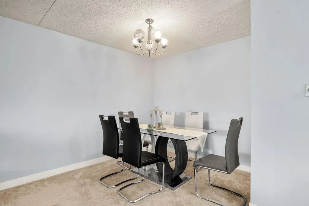 5204 Dalton Drive NW Calgary AB T3A 3H1