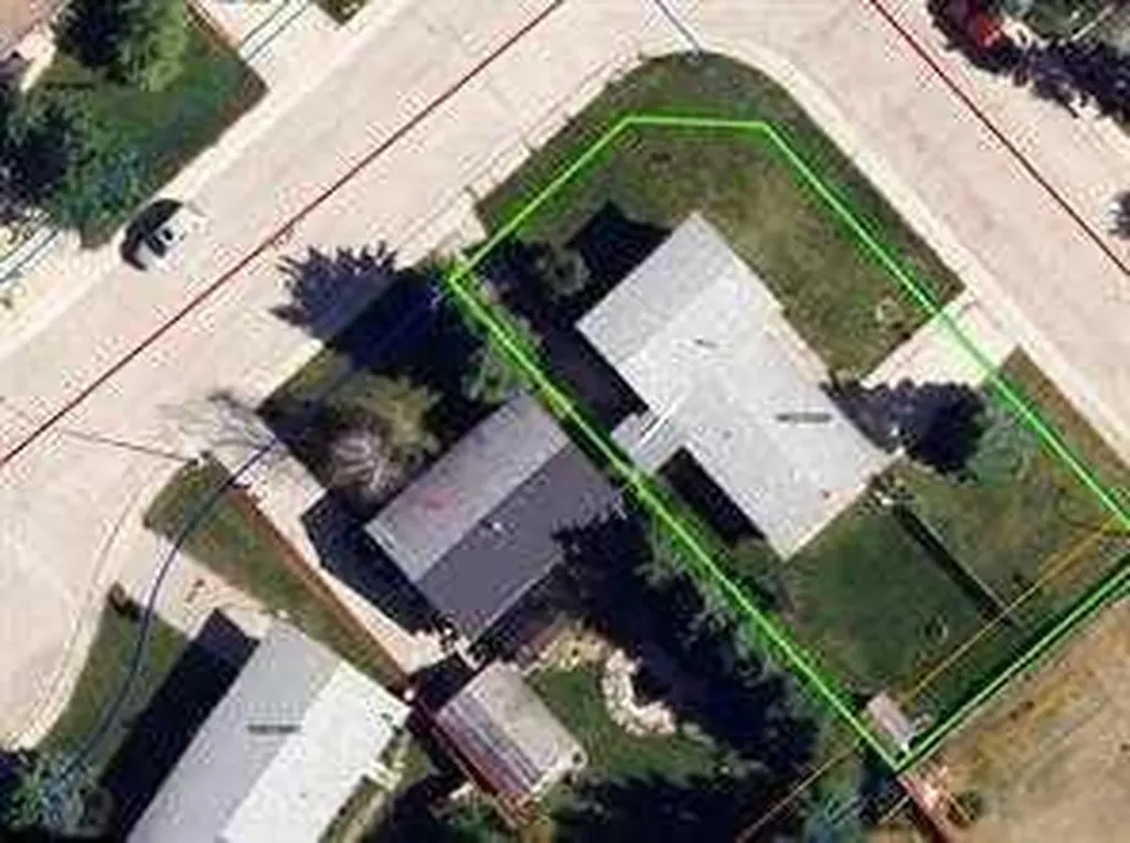 813 7 A Street Fox Creek AB T0H 1P0