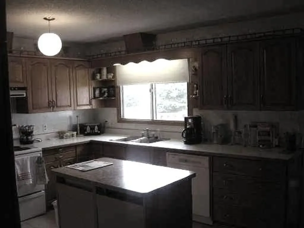 813 7 A Street Fox Creek AB T0H 1P0