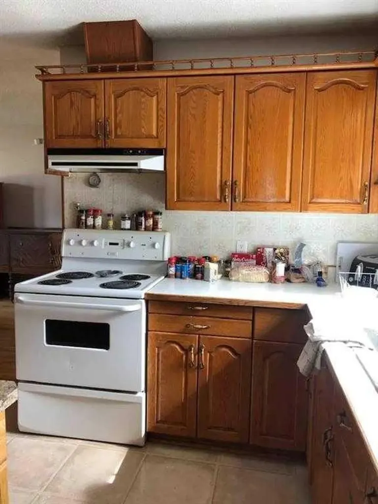 813 7 A Street Fox Creek AB T0H 1P0