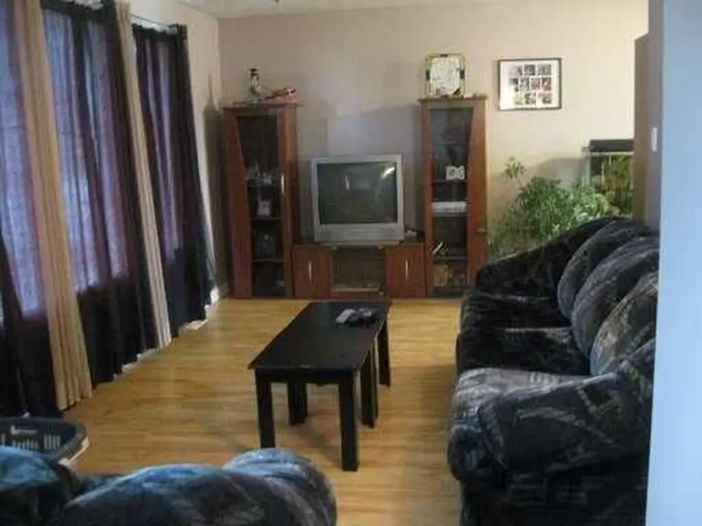 813 7 A Street Fox Creek AB T0H 1P0