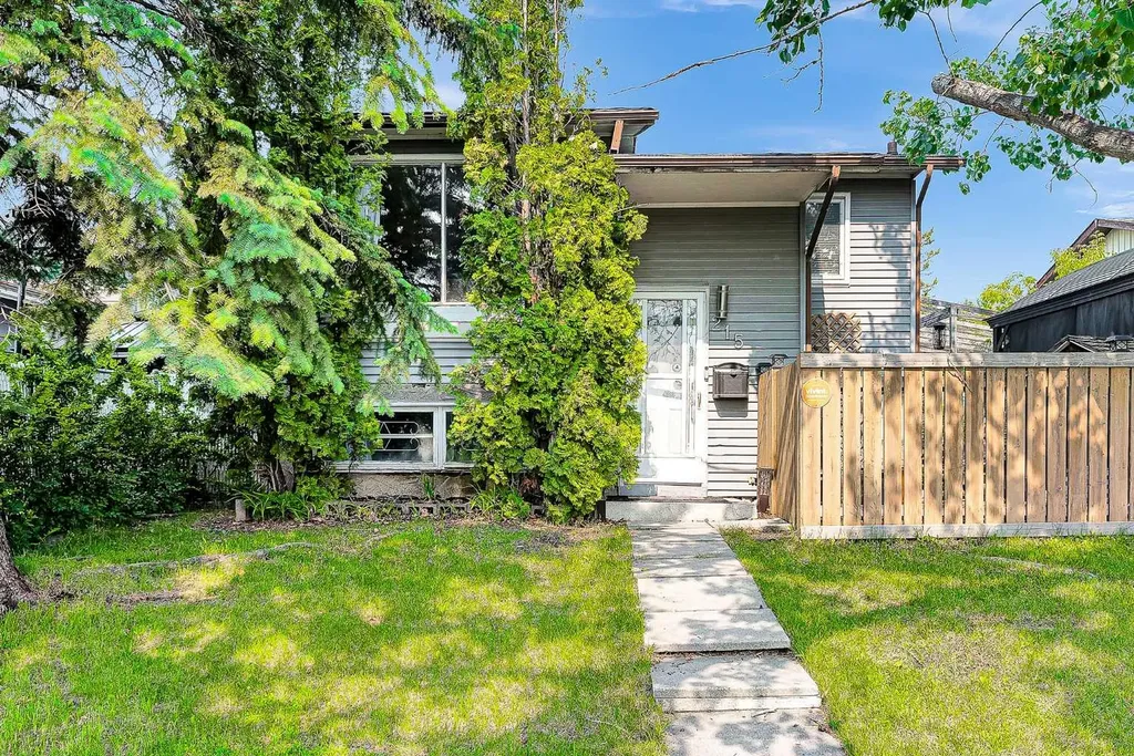 215 Erin Woods Drive SE Calgary AB T2B 2V7
