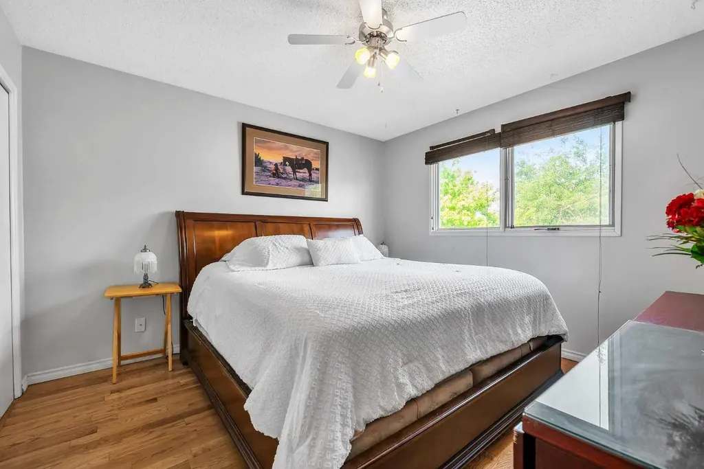 215 Erin Woods Drive SE Calgary AB T2B 2V7