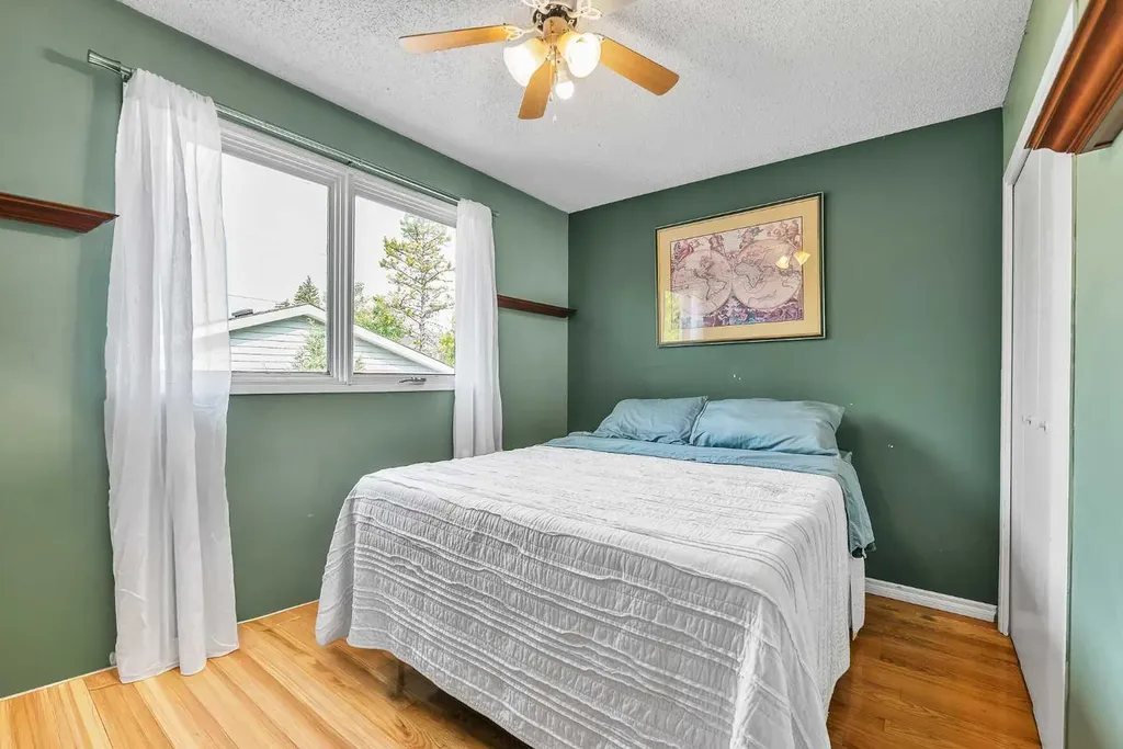 215 Erin Woods Drive SE Calgary AB T2B 2V7