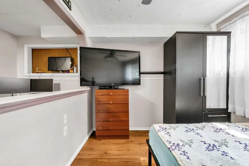 215 Erin Woods Drive SE Calgary AB T2B 2V7