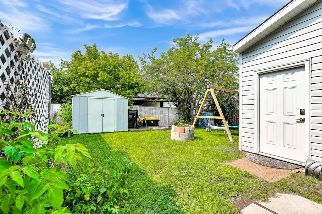 215 Erin Woods Drive SE Calgary AB T2B 2V7