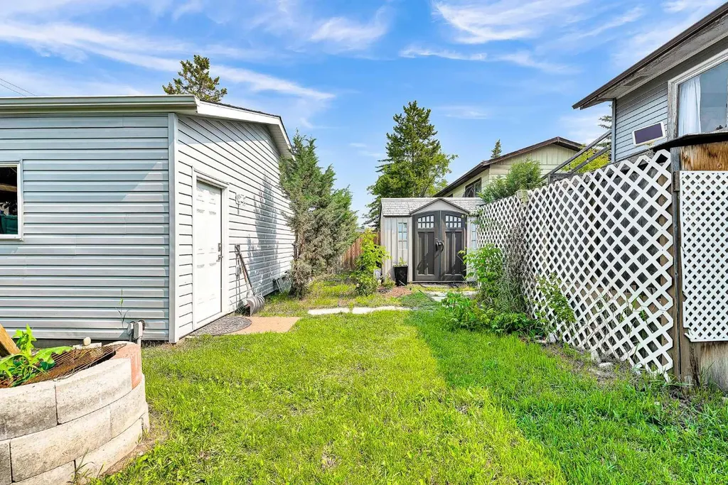 215 Erin Woods Drive SE Calgary AB T2B 2V7