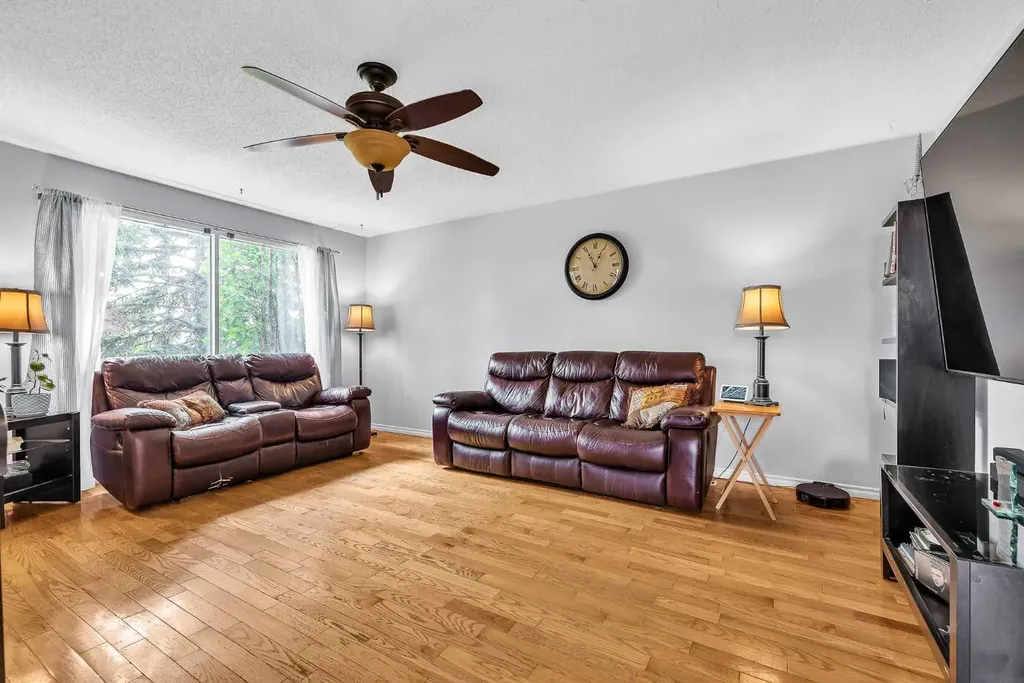 215 Erin Woods Drive SE Calgary AB T2B 2V7