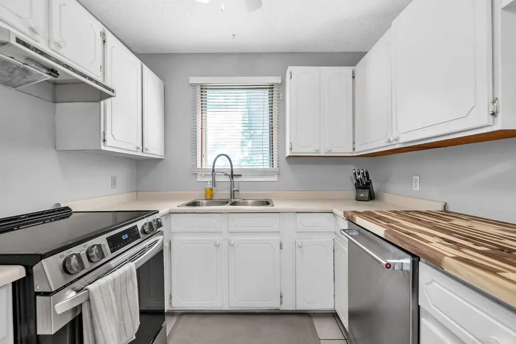 215 Erin Woods Drive SE Calgary AB T2B 2V7