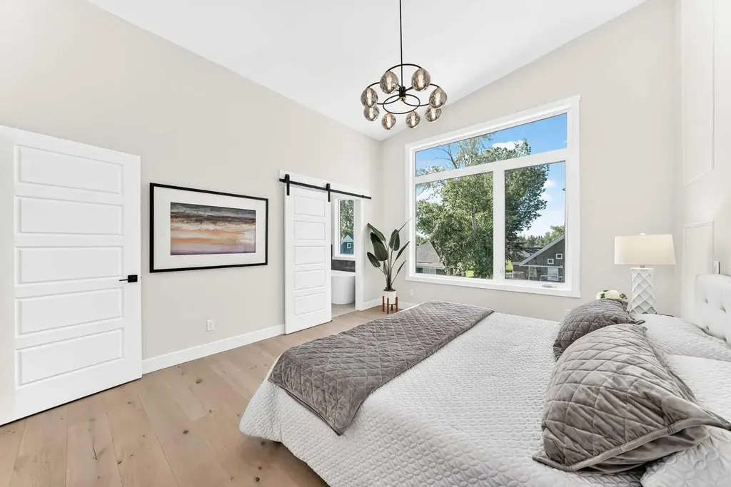 3106 15 Avenue SW Calgary AB T3C 0Y6