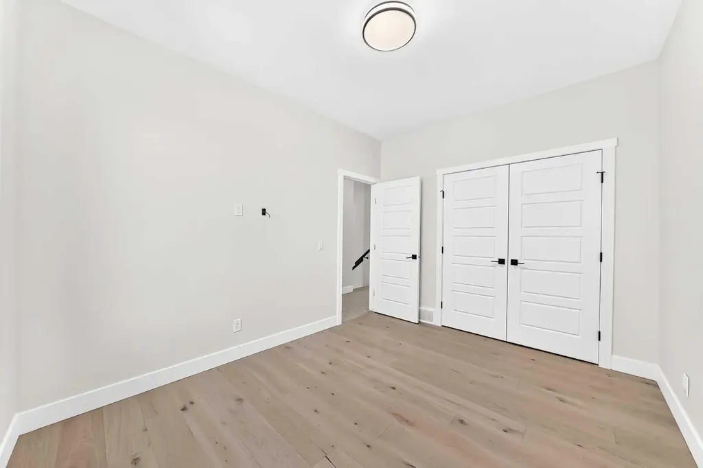 3106 15 Avenue SW Calgary AB T3C 0Y6