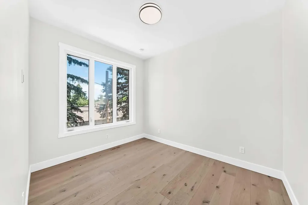 3106 15 Avenue SW Calgary AB T3C 0Y6