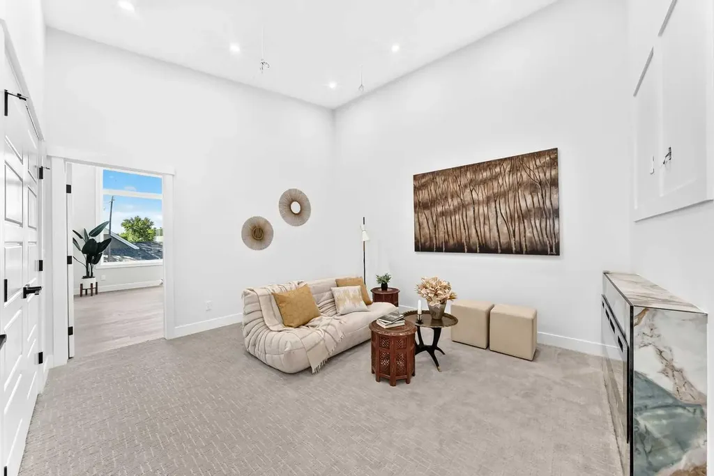 3106 15 Avenue SW Calgary AB T3C 0Y6