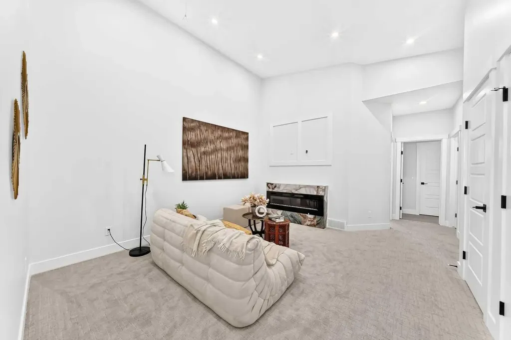 3106 15 Avenue SW Calgary AB T3C 0Y6