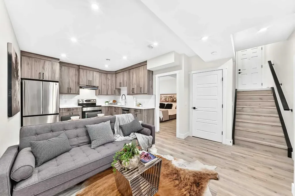 3106 15 Avenue SW Calgary AB T3C 0Y6