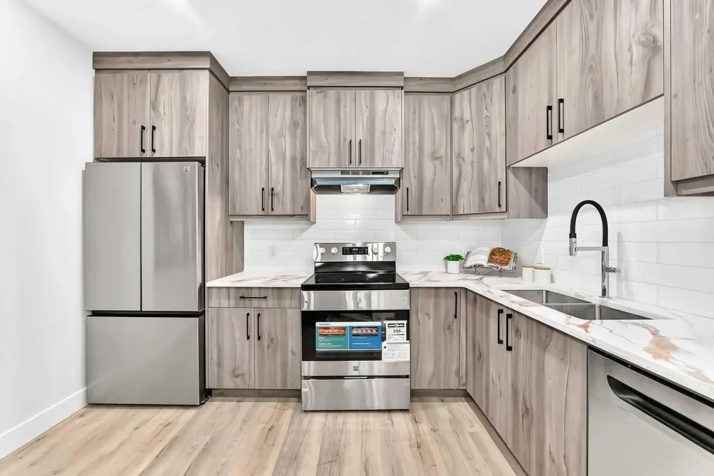 3106 15 Avenue SW Calgary AB T3C 0Y6