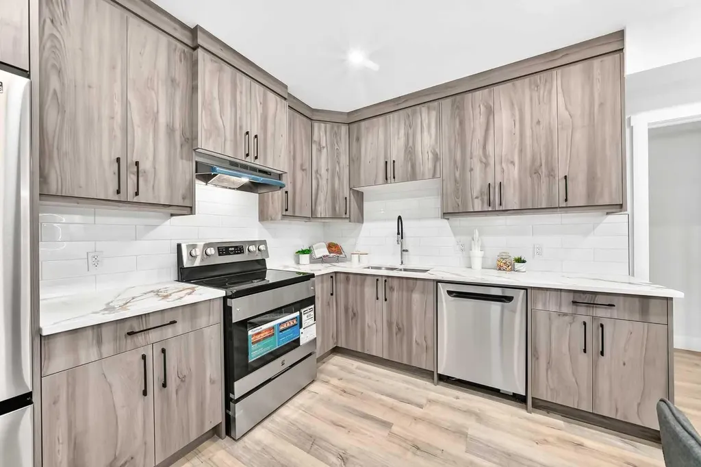 3106 15 Avenue SW Calgary AB T3C 0Y6