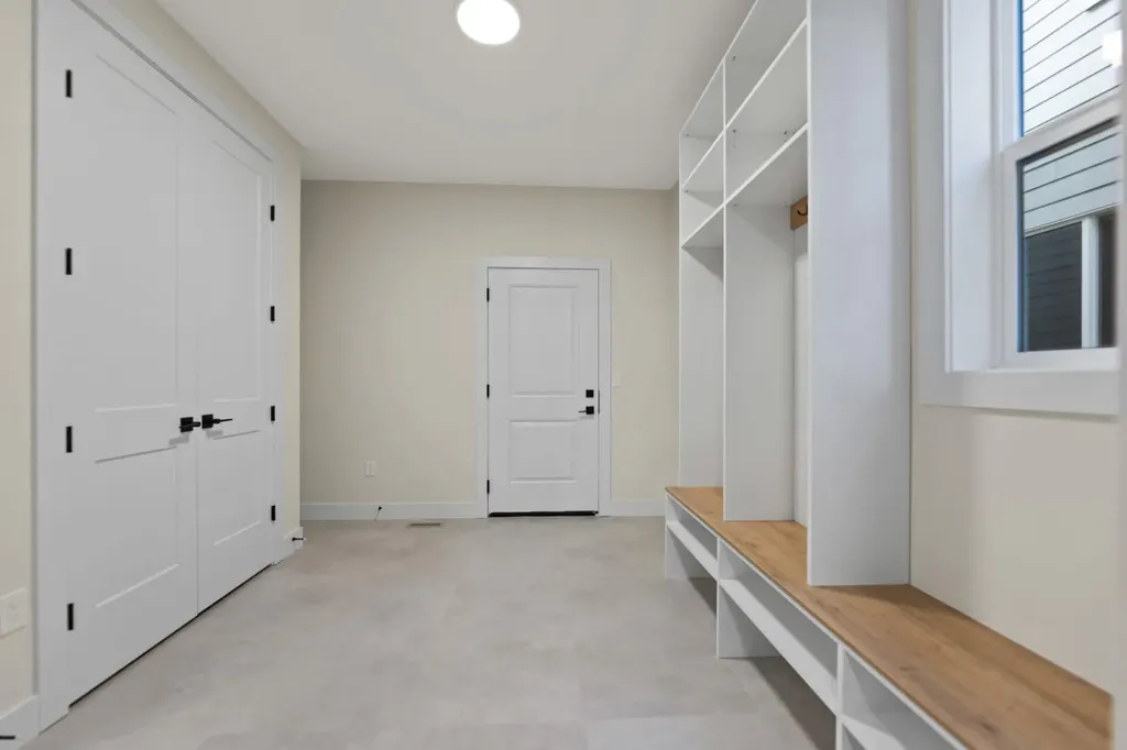 39 South Shore Road Chestermere AB T1X2Y4