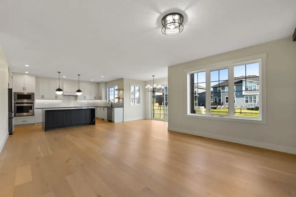 39 South Shore Road Chestermere AB T1X2Y4