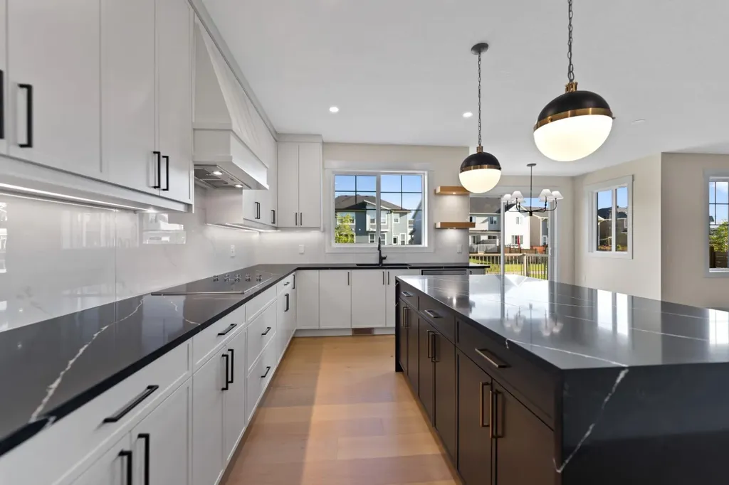39 South Shore Road Chestermere AB T1X2Y4