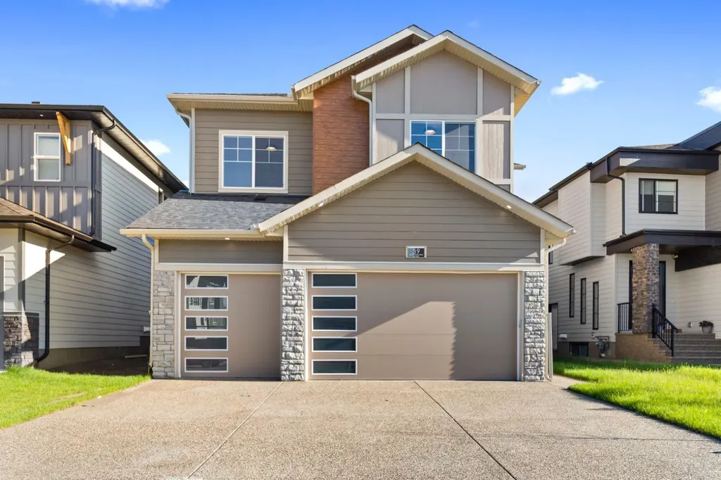 39 South Shore Road Chestermere AB T1X2Y4