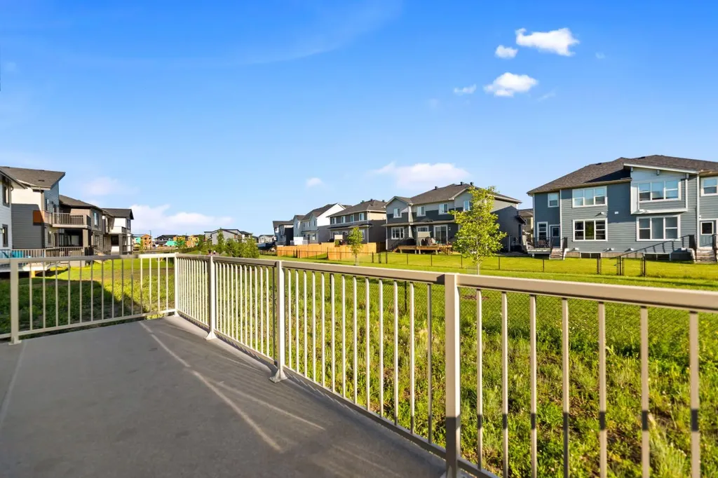 39 South Shore Road Chestermere AB T1X2Y4