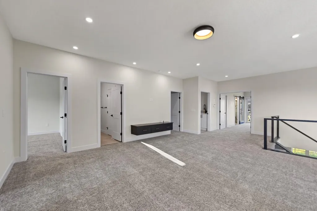 39 South Shore Road Chestermere AB T1X2Y4