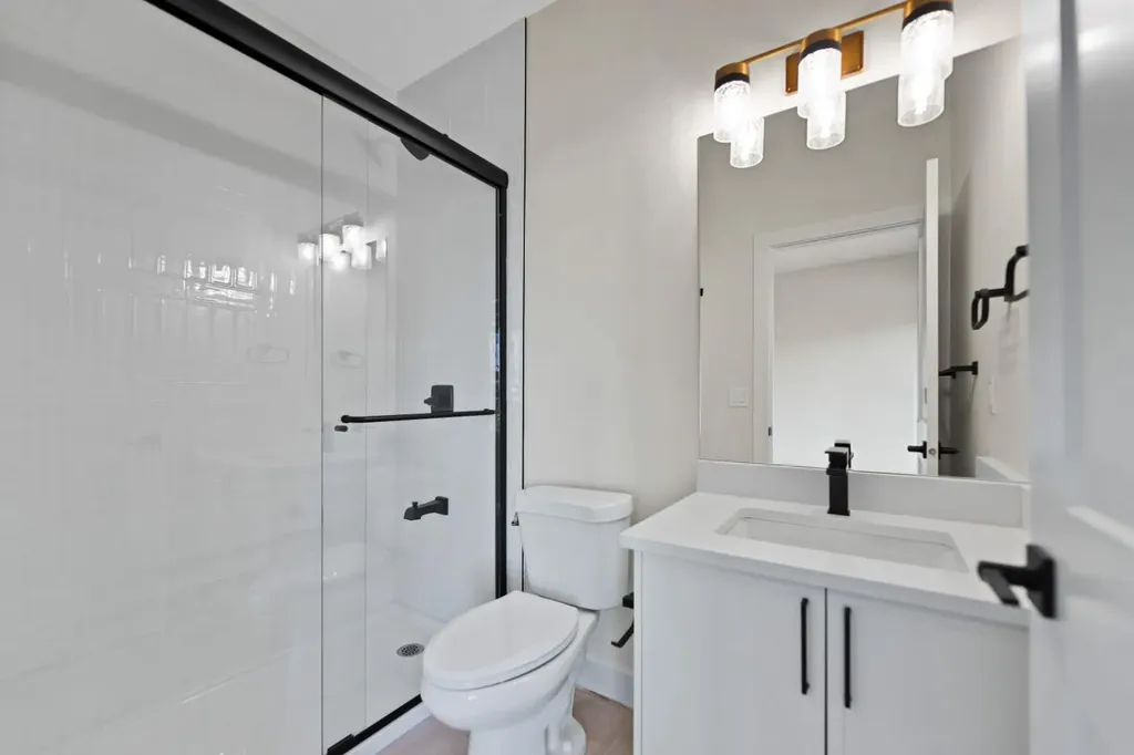 39 South Shore Road Chestermere AB T1X2Y4