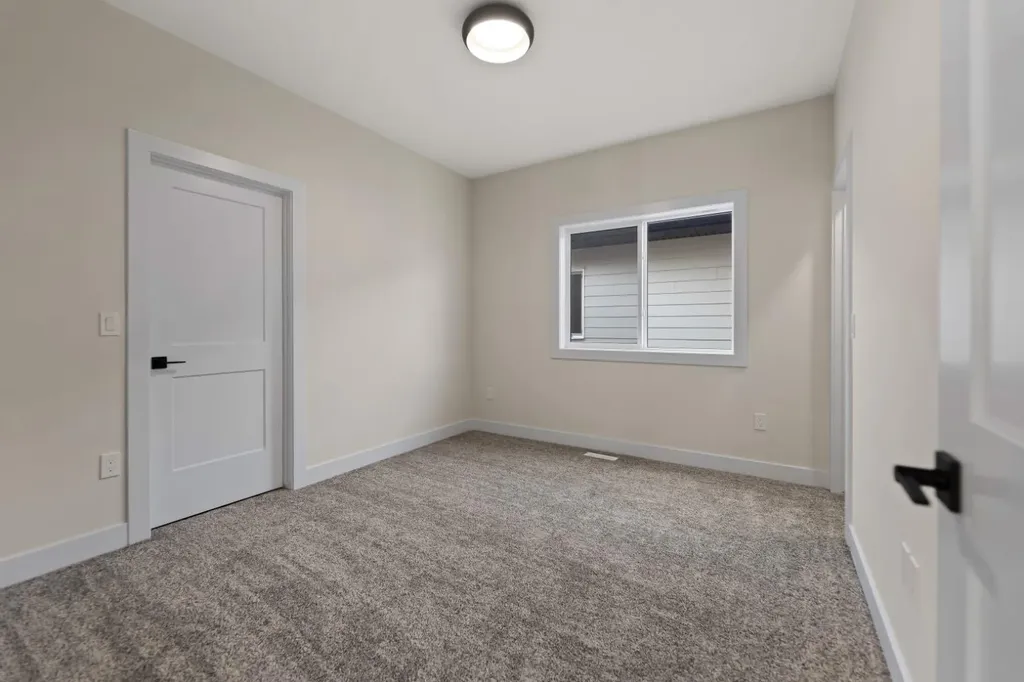 39 South Shore Road Chestermere AB T1X2Y4