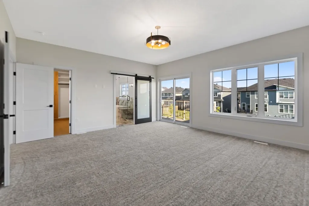 39 South Shore Road Chestermere AB T1X2Y4
