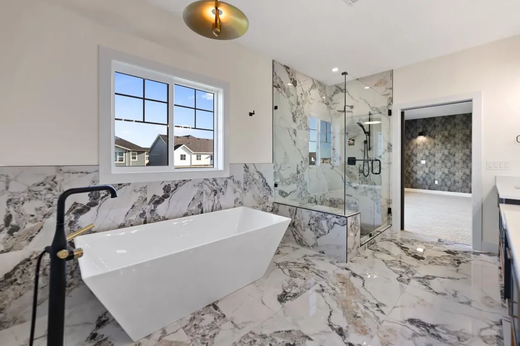 39 South Shore Road Chestermere AB T1X2Y4