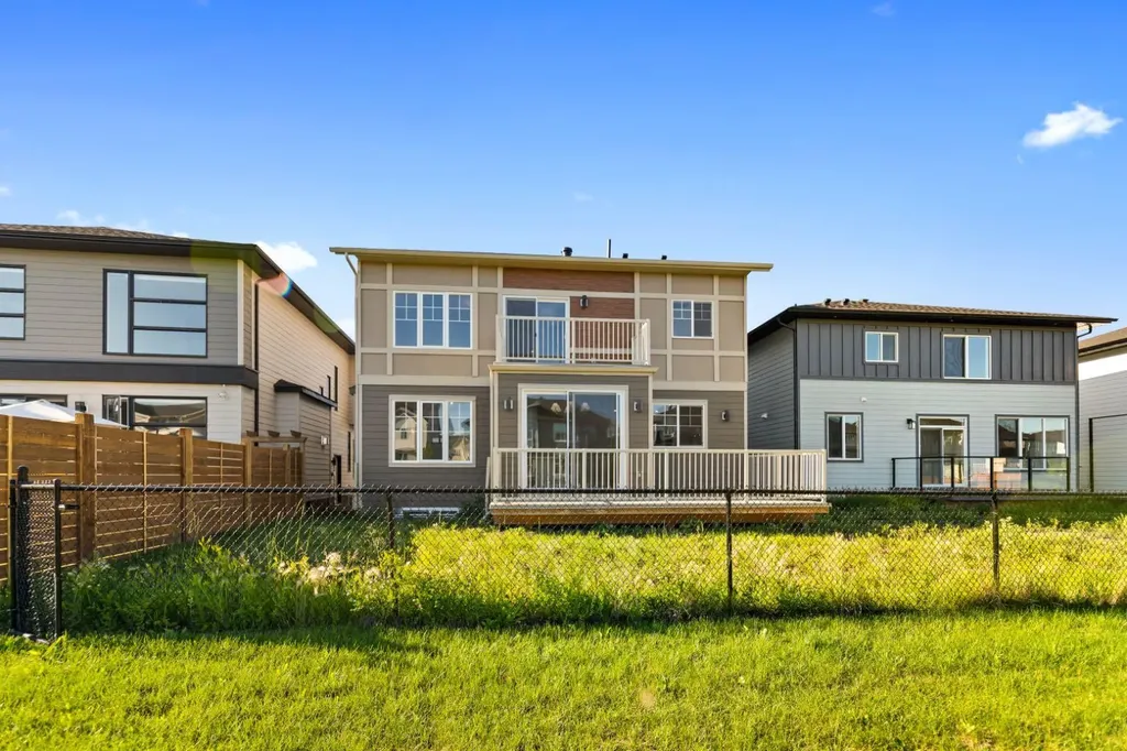 39 South Shore Road Chestermere AB T1X2Y4