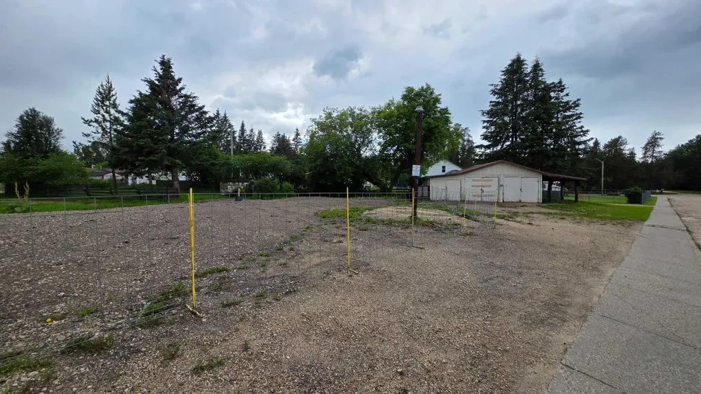 312 3rd Street Blue Ridge AB T0E 0B0