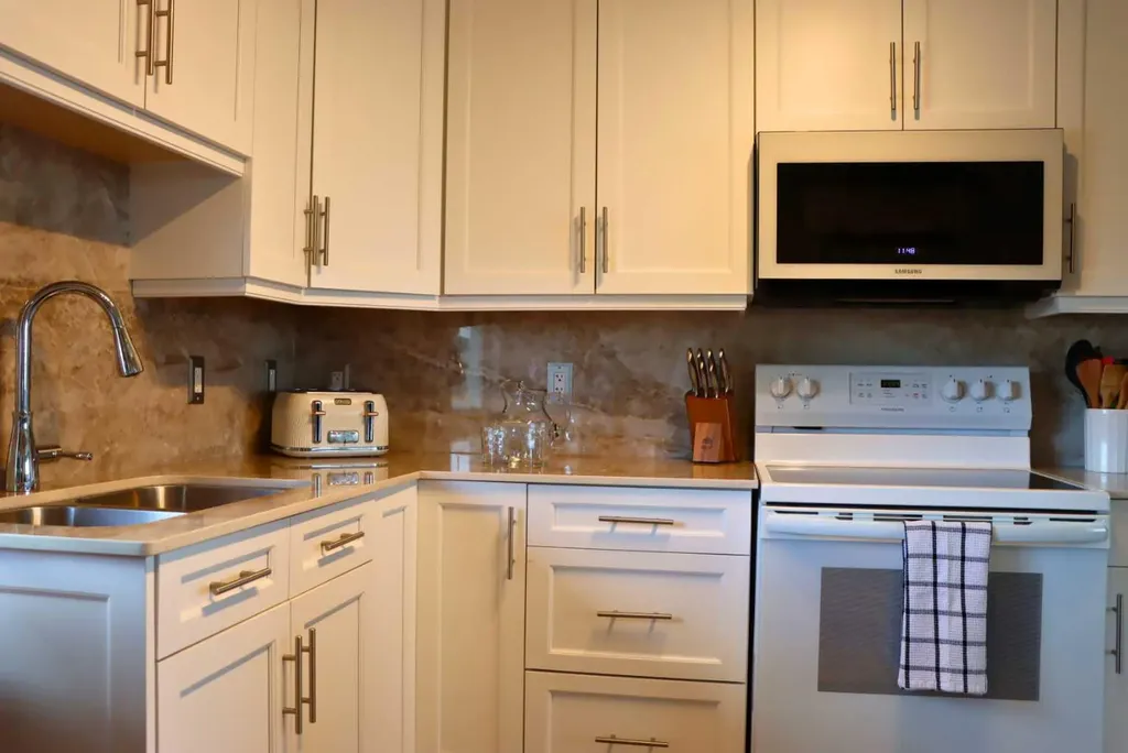 4511 50 Avenue Valleyview AB T0H 3N0