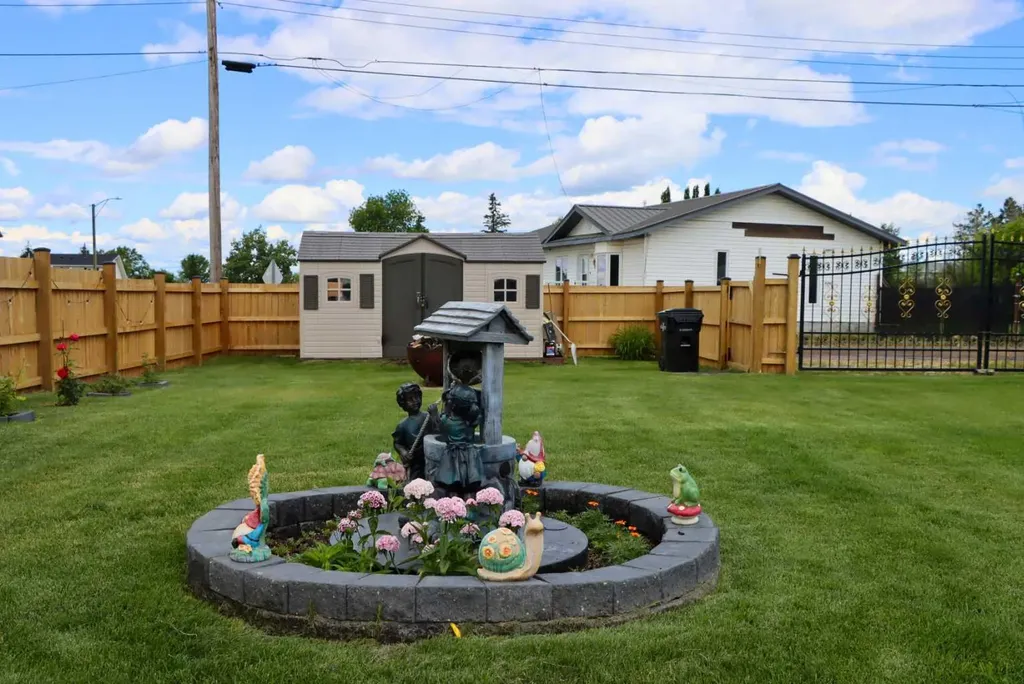 4511 50 Avenue Valleyview AB T0H 3N0