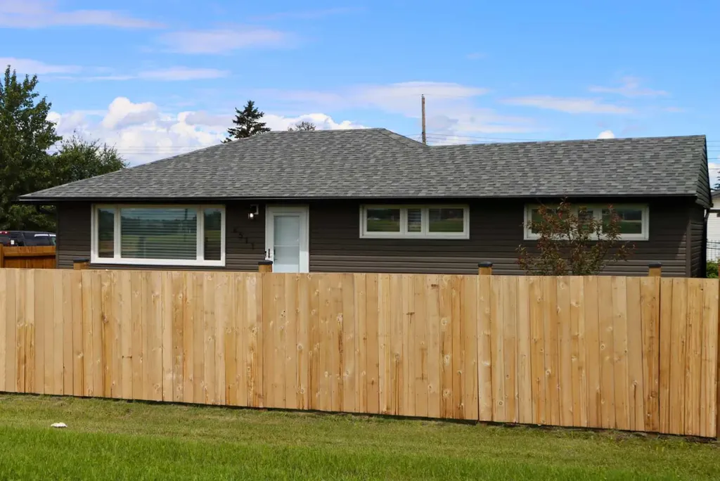 4511 50 Avenue Valleyview AB T0H 3N0