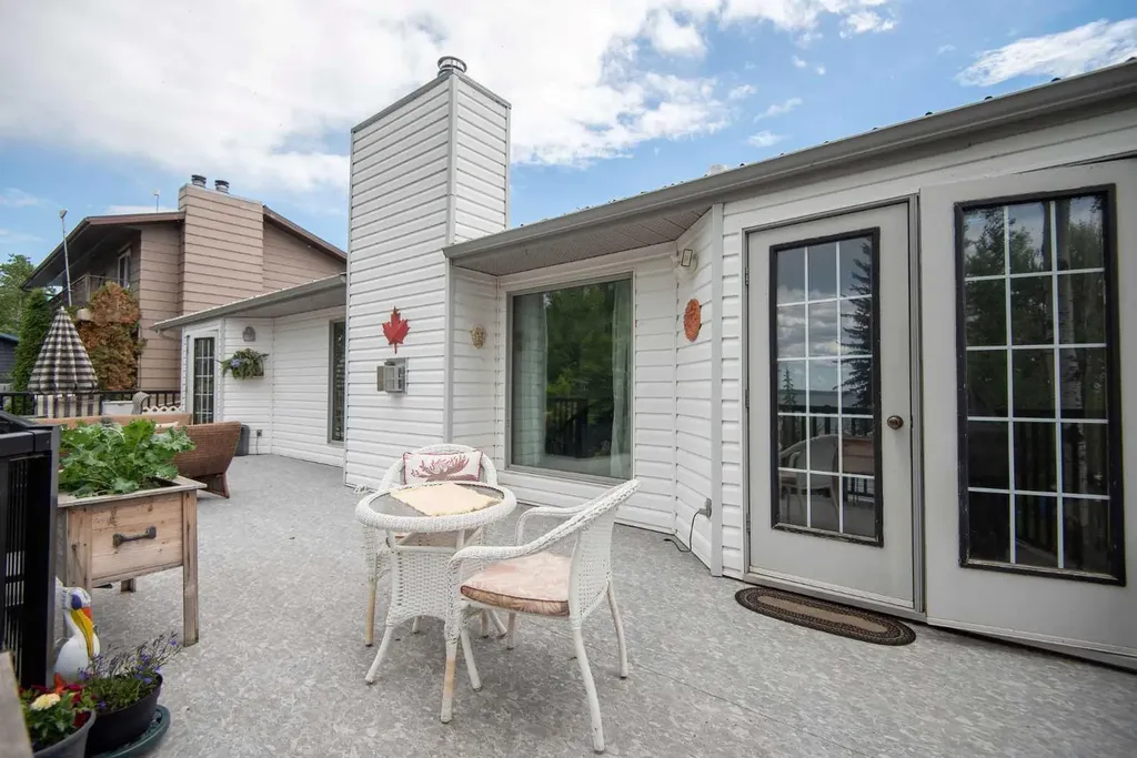 40421 Range Road 10 Rural Lacombe County AB T4L 1S6